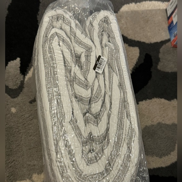 100% Cotton Stone Cottage King Quilt (Gray/White Stripe) - Picture 3 of 8